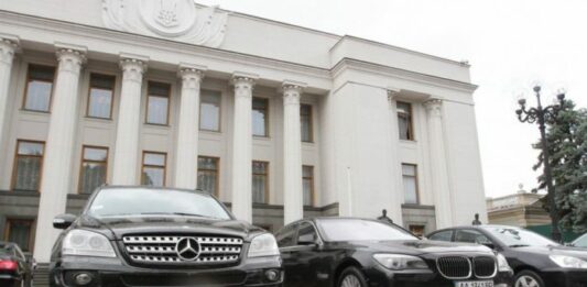 Прощай, Mercedes: Народных депутатов могут пересадить на автомобили ЗАЗ - today.ua