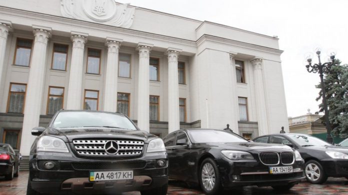 Прощавай, Mercedes: Народних депутатів можуть пересадити на автомобілі ЗАЗ - today.ua