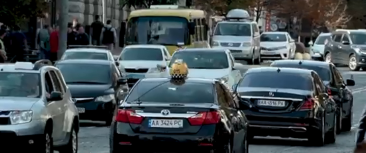 “Такси там зачем?“: украинцев озадачил новый кортеж Зеленского - today.ua