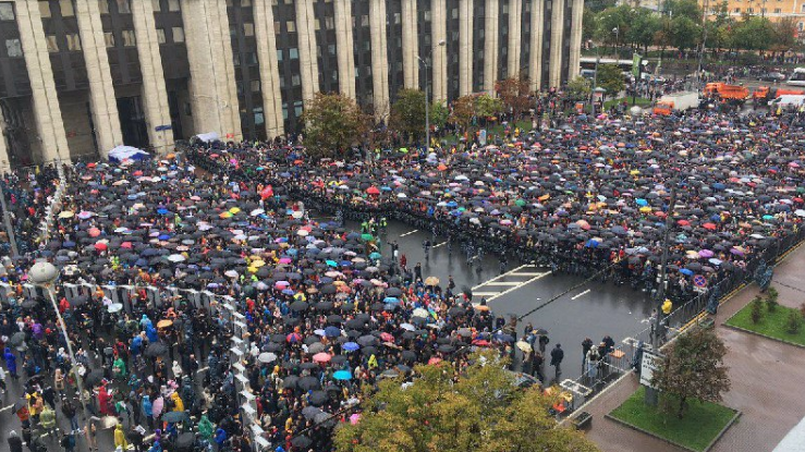 “Досить нас залякувати!“: Мітинг у Москві набирає обертів (відео) - today.ua