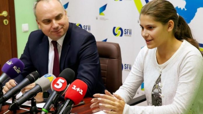 Українська школярка отримала 500 000 гривень на корисний винахід для автомобілістів - today.ua