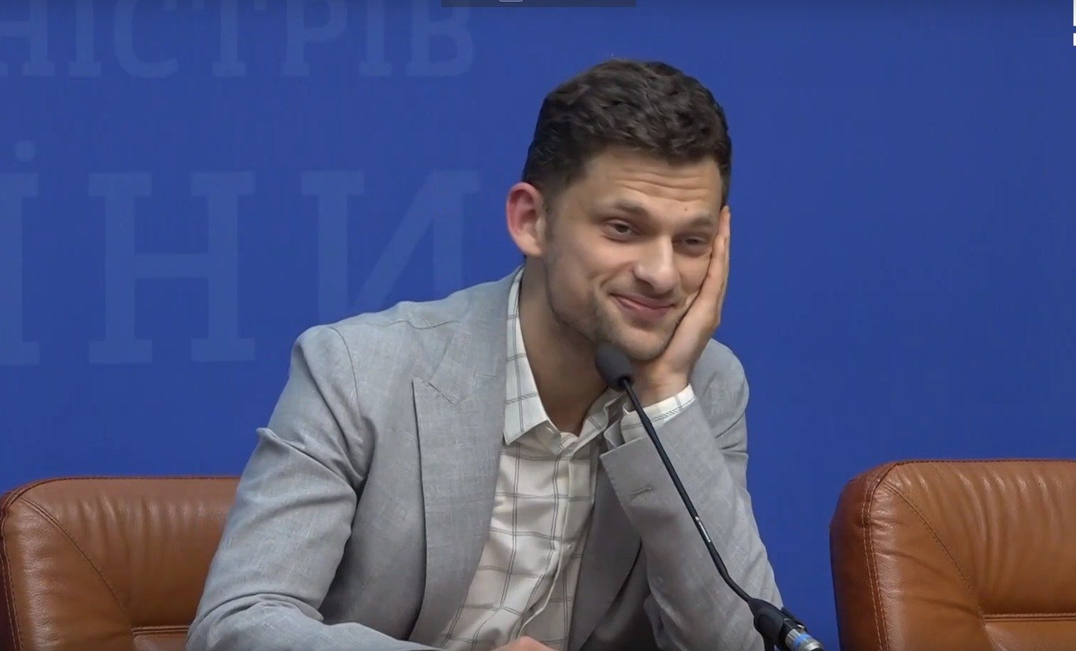 Сядут все вместе: Кабмин будет работать по новому принципу