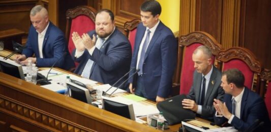 “Припиняйте пити“: Разумков влаштував публічну прочуханку в Раді - today.ua