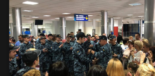 “286 днів неволі“: Звільненим українським морякам вручили нагороди  - today.ua