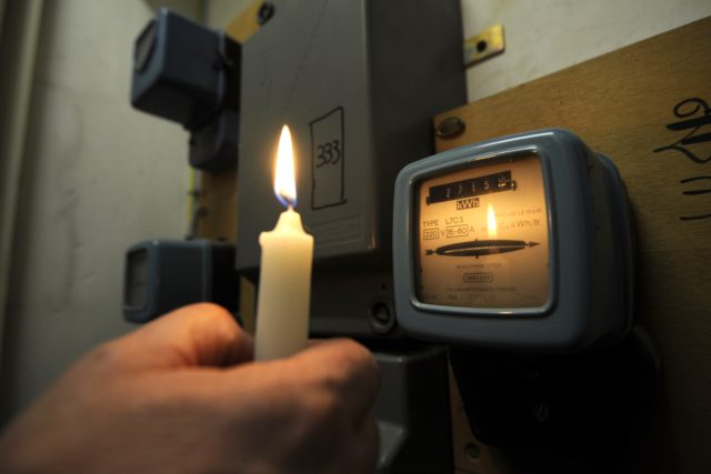 Тарифы на электроэнергию снизятся: у Зеленского назвали дату  - today.ua