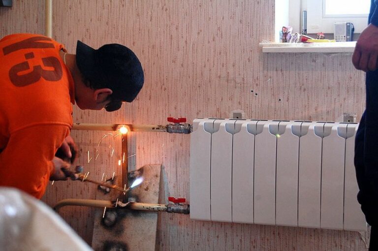 Українців очікує масове відключення від опалення та гарячої води: новий порядок - today.ua