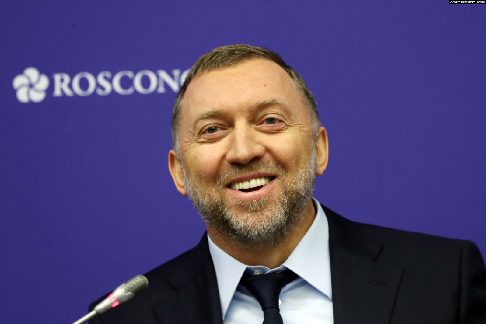 Друг Путина вывозит в Россию украинское сырье для изготовления оружия и военной техники