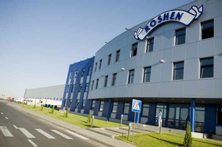 Суд забов'язав Порошенка доплатити понад 23 млн грн за будівництво фабрики Roshen у Борисполі - today.ua