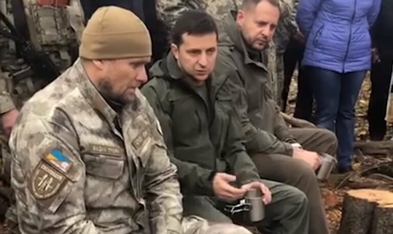 Это была провокация: появилось полное видео общения Зеленского с добровольцами в Золотом - today.ua