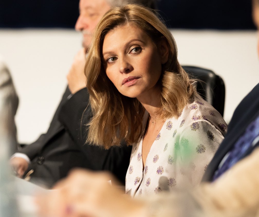 Олена Зеленська розповіла, до кого ревнувала президента