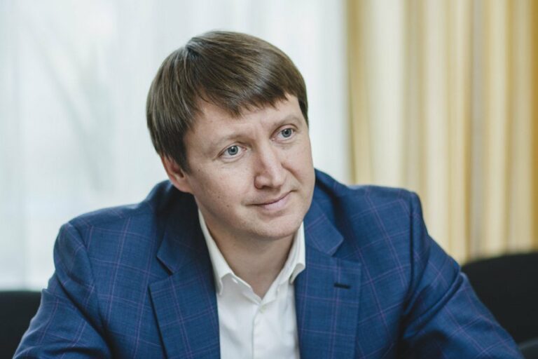 Под Полтавой рухнул вертолет: погиб экс-министр Кутовой  - today.ua