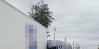 В Запорожье маршрутка с пассажирами таранила грузовик: есть жертвы - today.ua