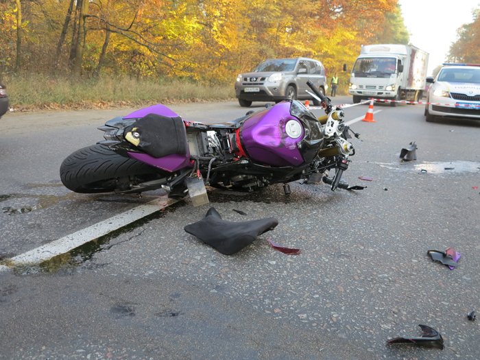 В Киеве разбилась на мотоцикле известная девушка-блогер