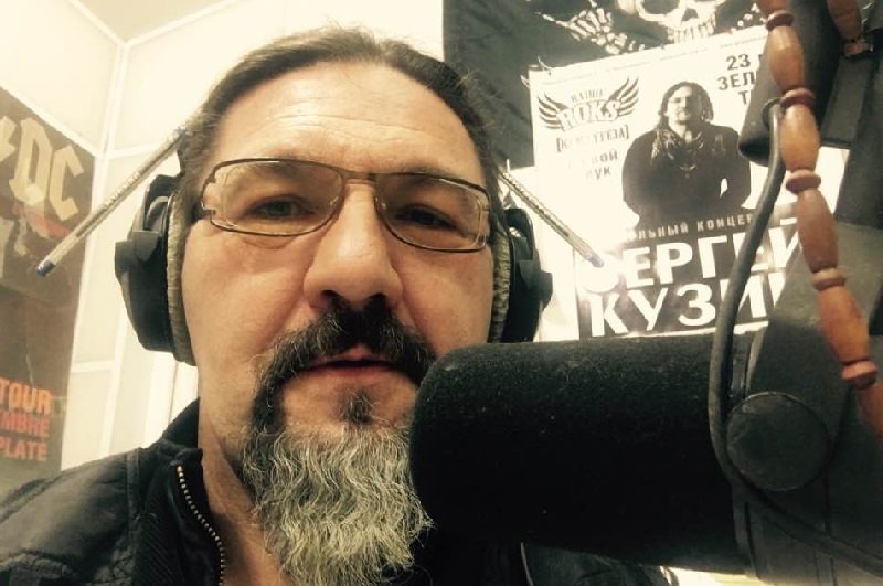 У Києві на АЗС таксист пограбував відомого радіоведучого (фото)