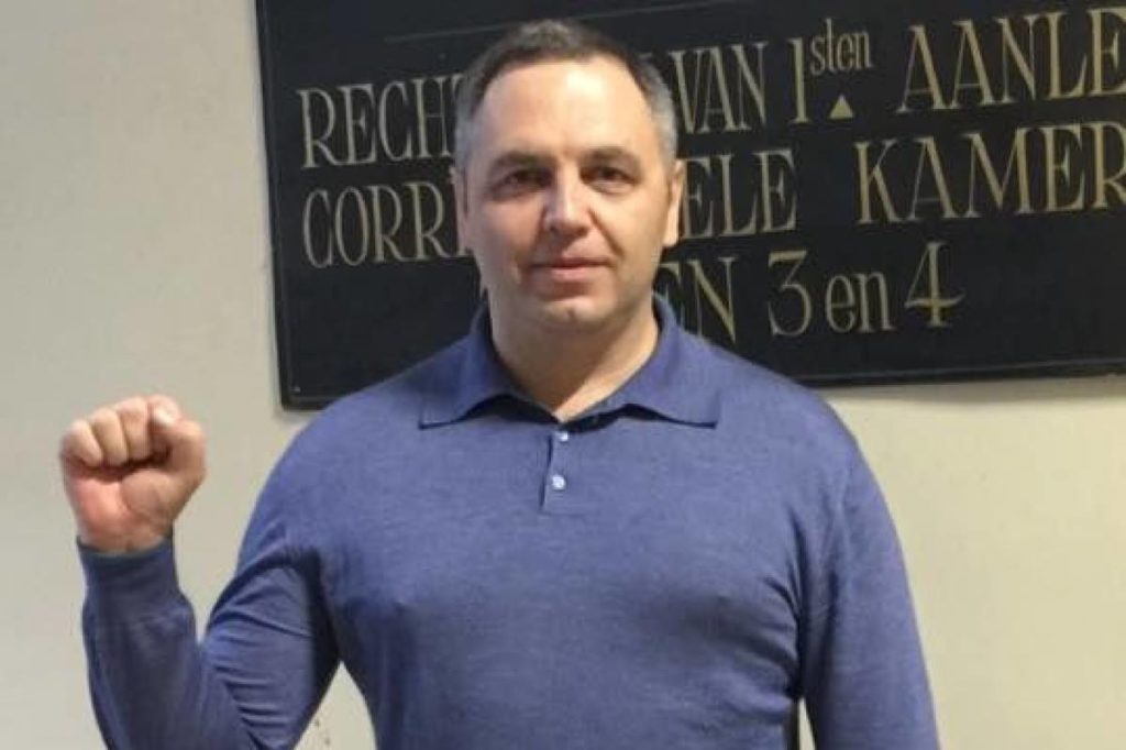 Портнов требует отменить закон о люстрации