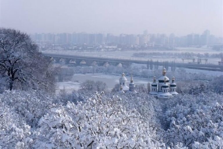 Украину завалит снегом: синоптик предупредила о дождях и заморозках  - today.ua