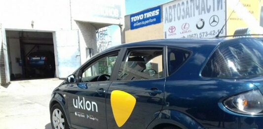 У Києві таксист Uklon на тротуарі збив доньку олімпійського чемпіона - today.ua