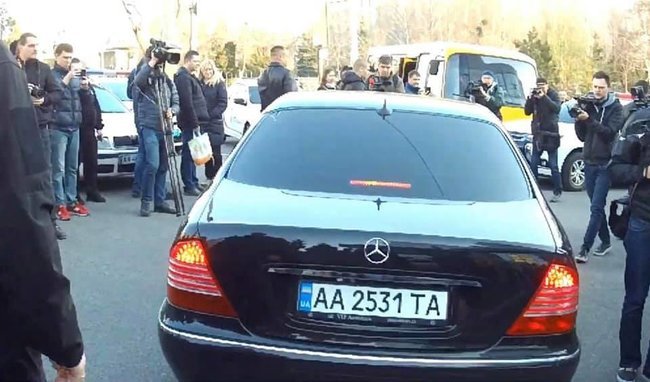 Автомобілі Зеленського: на чому їздив президент України