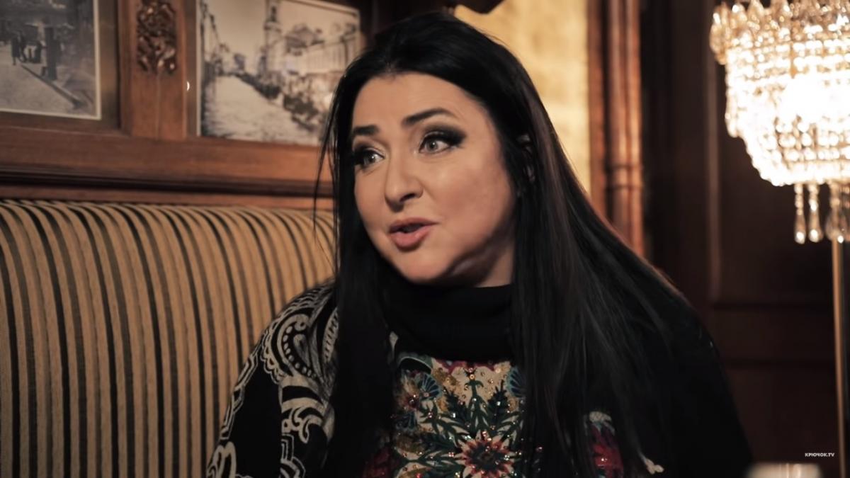 Отомстила бывшему: Лолита Милявская станцевала на пилоне и выставила видео с голым стриптизером - today.ua