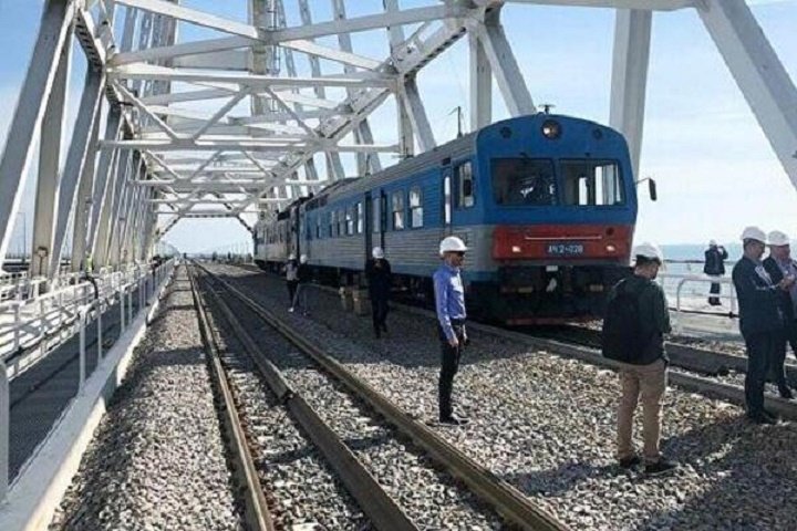 Військова логістика: для чого окупанти запустили потяг по Кримському мосту - today.ua