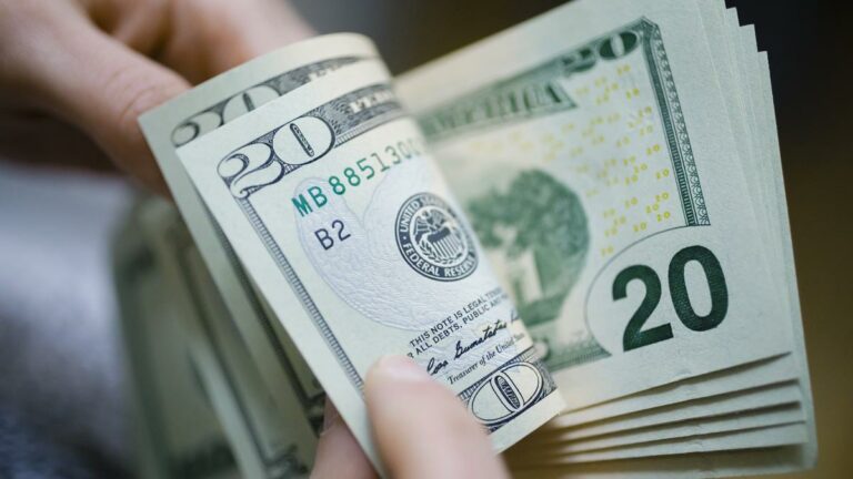 “Долар точно підскочить“: в якій валюті краще зберігати гроші в 2020 році  - today.ua