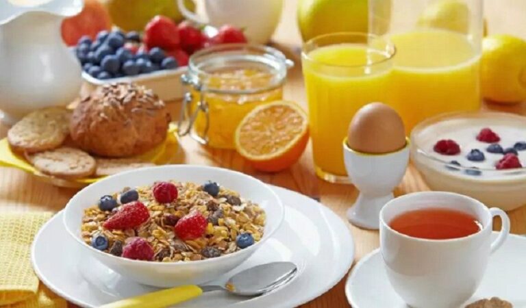 Всего три продукта: рецепт завтрака, который поможет нормализовать давление - today.ua