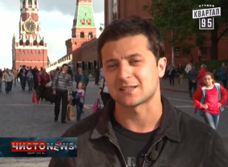 Жартував про хокей і Путіна: в мережі сплило відео із Зеленським у центрі Москви - today.ua
