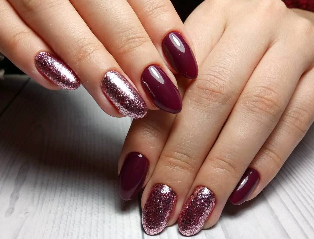 Модні тренди зимового манікюру 2020: мереживо, блискітки і рідкий пісок