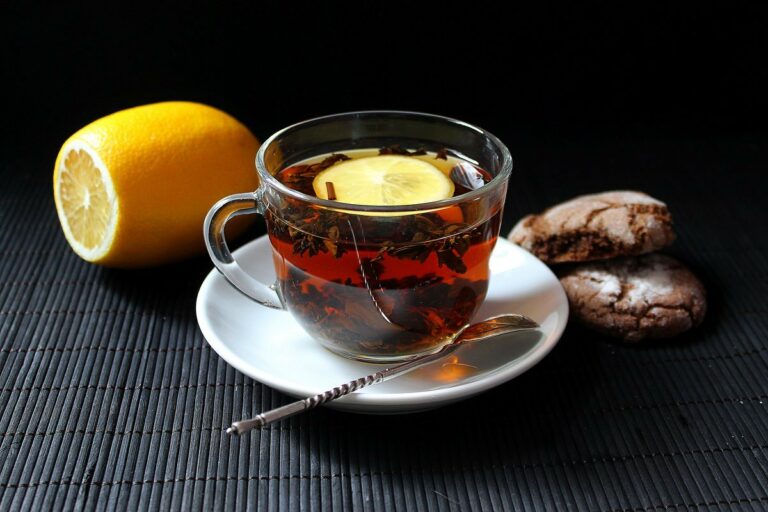 Чай може бути небезпечним для здоров'я: кому слід відмовитись від популярного гарячого напою - today.ua