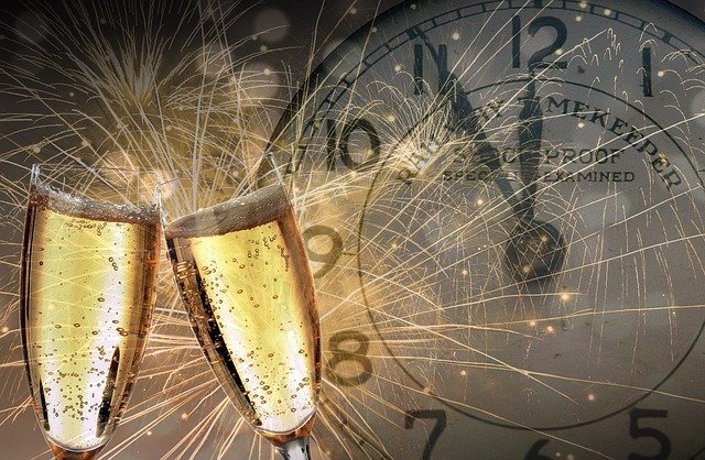 Новий рік 2020: що пити представникам знаків Зодіаку у святкову ніч - today.ua