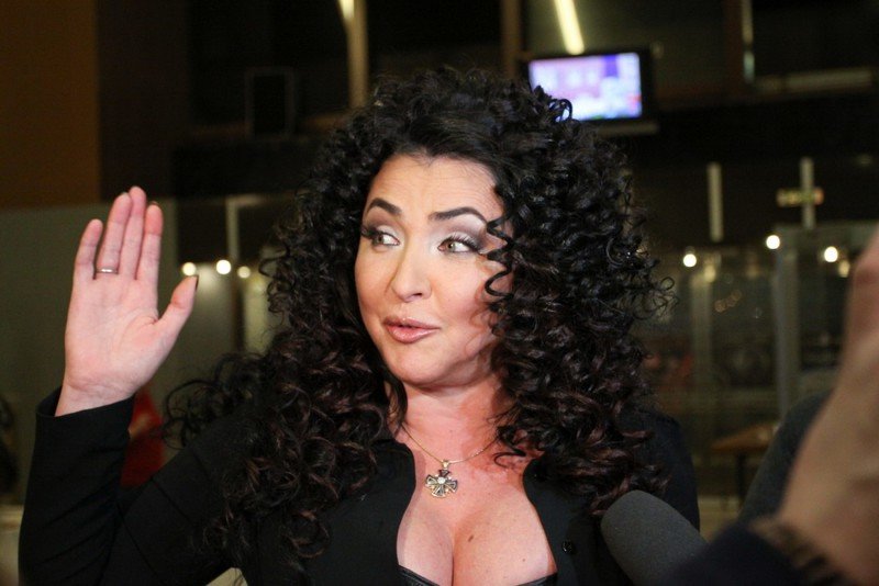 Виставила груди: Лоліта Мілявська роздяглася у ванній і нарвалася на різку критику