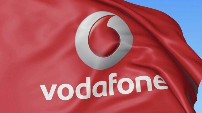 Vodafone дарит абонентам безлимит на звонки в честь новогодних праздников - today.ua