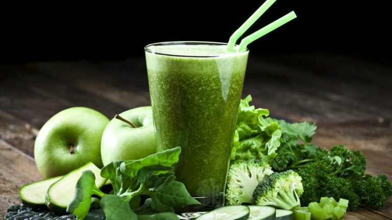 Диета на соках зеленого цвета: растворяет жир и выводит токсины - today.ua