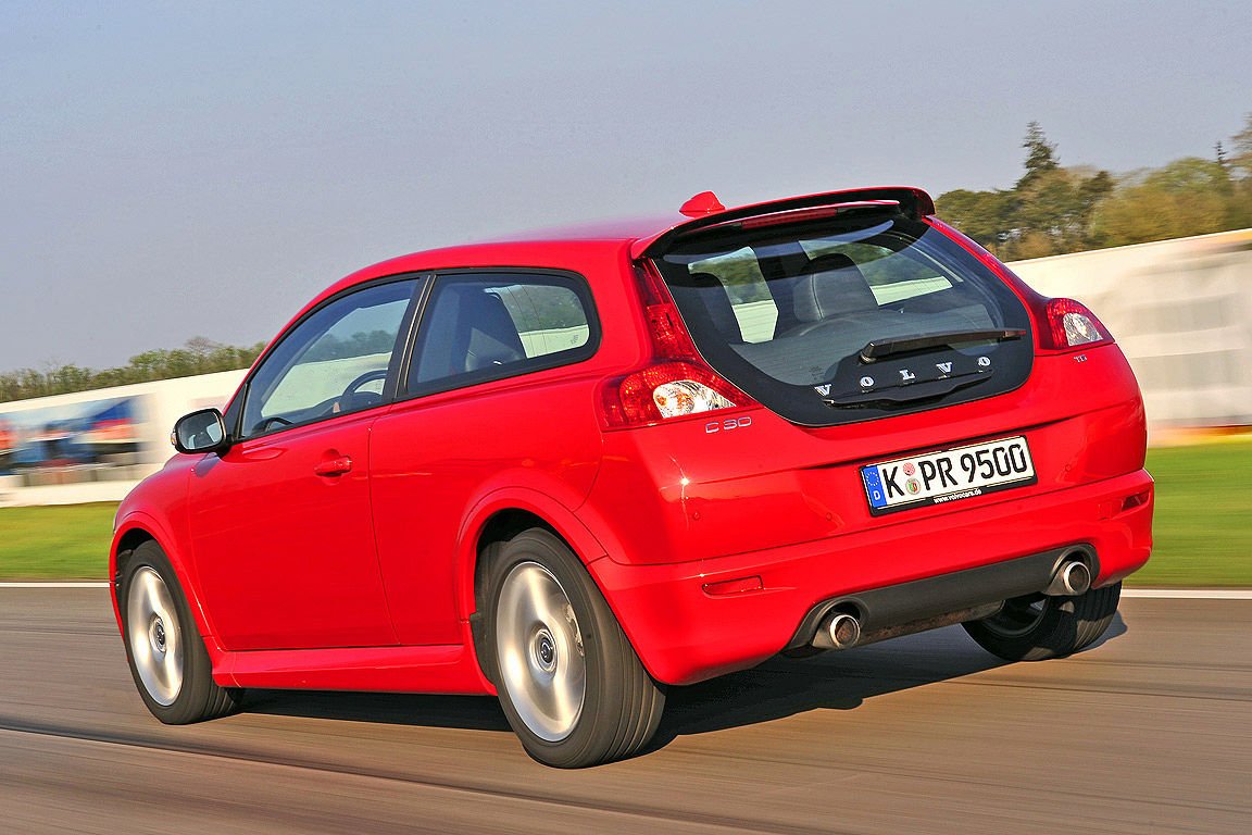 ТОП-10 потужних і швидких автомобілів до 10 000 євро - today.ua