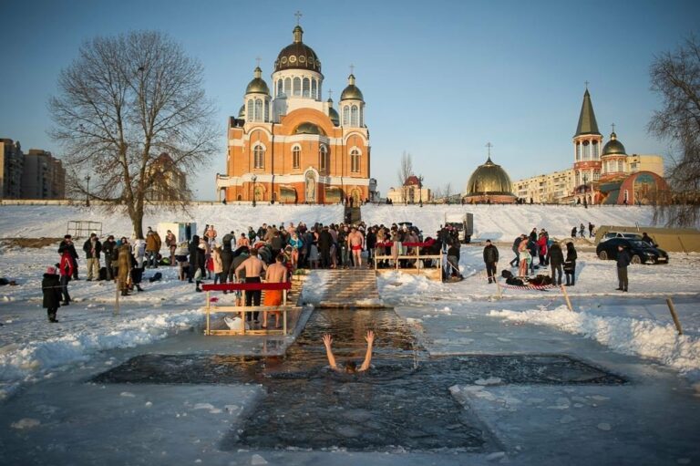 “Святая вода грехи не смывает“: в ПЦУ опровергли главные мифы о Крещении - today.ua