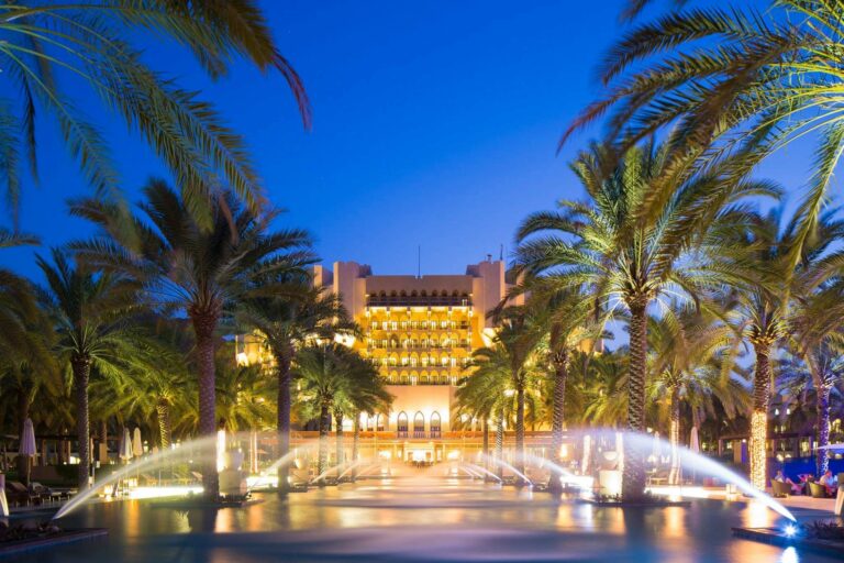 Люкс за 200 тисяч: з'явилось відео з готелю в Омані, де відпочивав Зеленський - today.ua