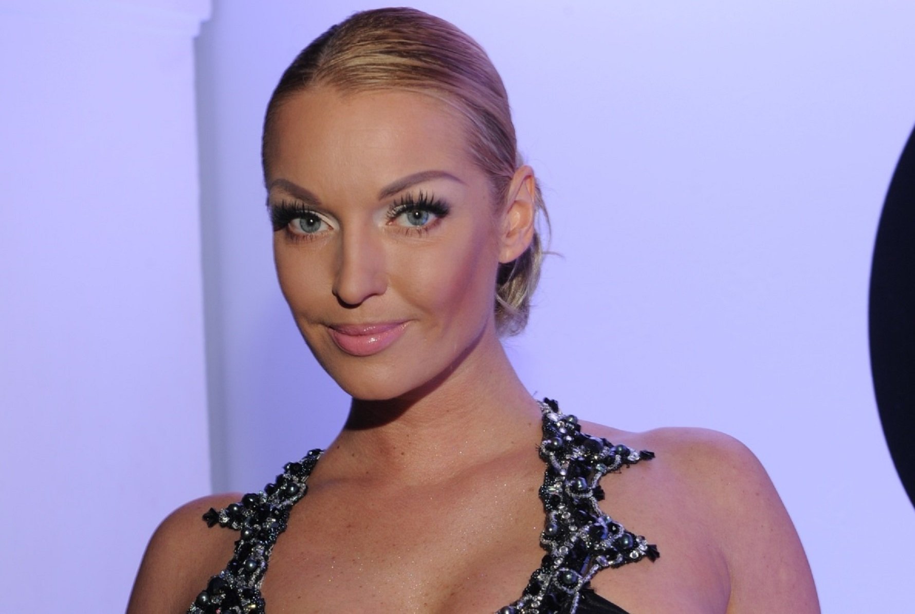 Волочкову не пригласили на юбилей Николаева: напилась в одиночку и записала обращение