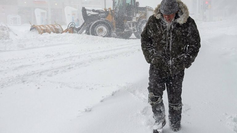 Много снега и порывистый ветер: синоптики предупредили о резком ухудшении погоды - today.ua