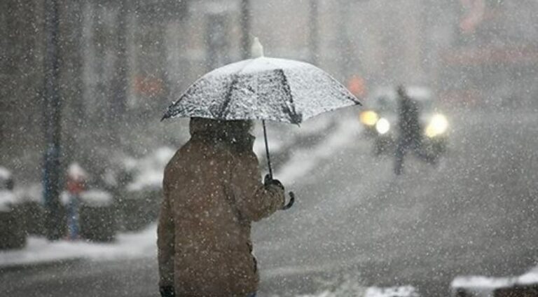Похолодає і засипле мокрим снігом: синоптики озвучили прогноз погоди на вихідні - today.ua