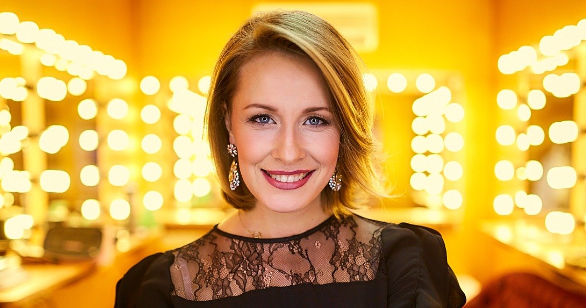 Сладкая парочка: Елену Кравец заметили в объятиях женатого певца - today.ua