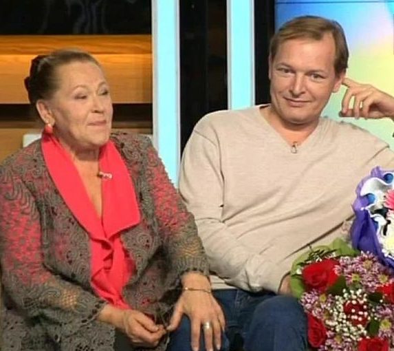 Трагедия в семье известной актрисы Рязановой: умер единственный сын – актер Данила Перов