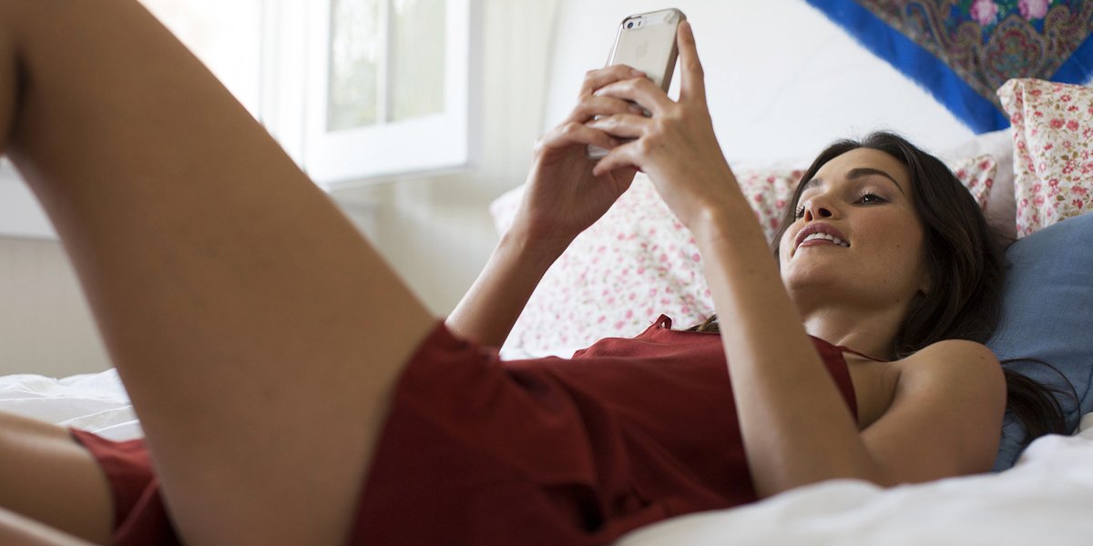 Астрологи назвали самые успешные знаки Зодиака в интимной переписке