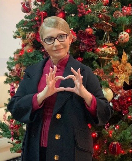 “Нам *опа! Юля не збреше!“: Тимошенко жестом показала, що чекає українців у новому році
