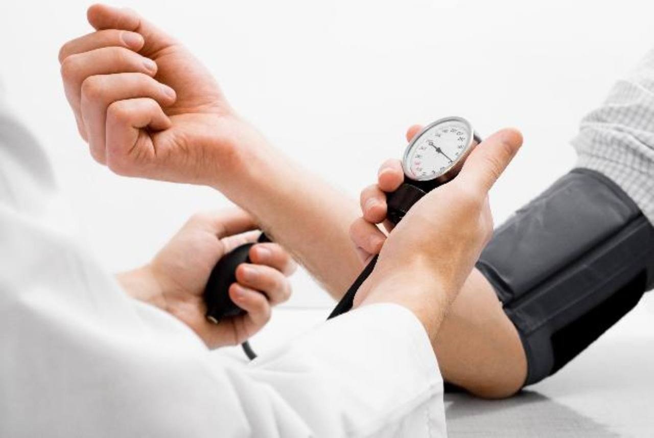 Пониженное давление: врачи назвали простой способ решения проблемы