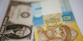 Обвал гривні на міжбанку: курс долара упевнено йде вгору - today.ua