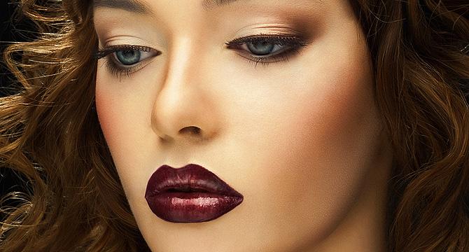 Модный макияж 2020: в тренде темные губы, светлые тени и объемные ресницы   - today.ua