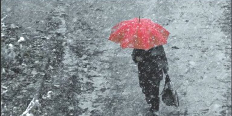 Мокрий сніг та заморозки: синоптики попередили про погіршення погоди в кінці тижня - today.ua