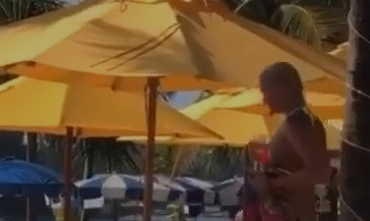 Пьет с самого утра: Волочкову сфотографировали туристы в Таиланде - today.ua