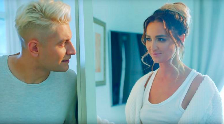 Развод с футболистом и два года без секса: Оля Бузова отметила 34-летие - today.ua