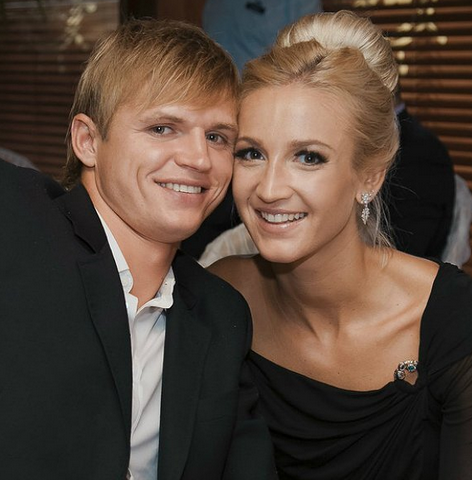 Развод с футболистом и два года без секса: Оля Бузова отметила 34-летие - today.ua